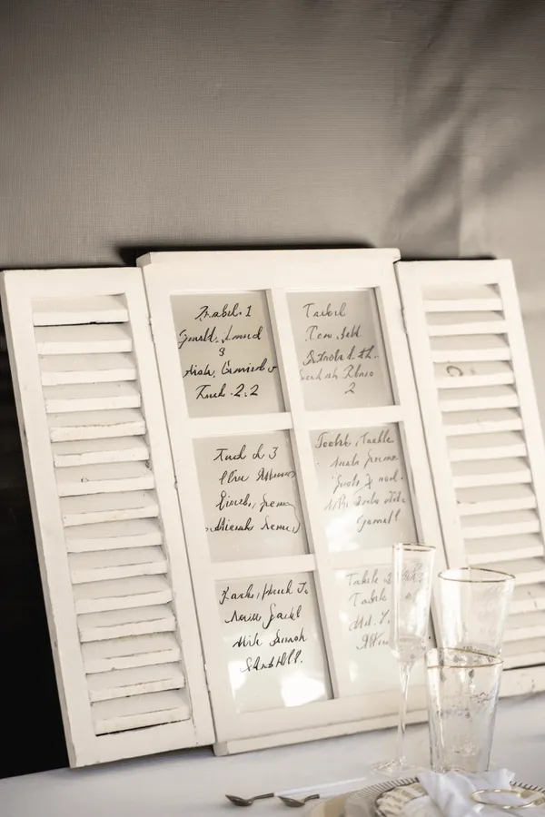 BORI mirror seating frame — elegant standing mirror with six customizable sections, rented without personalization.